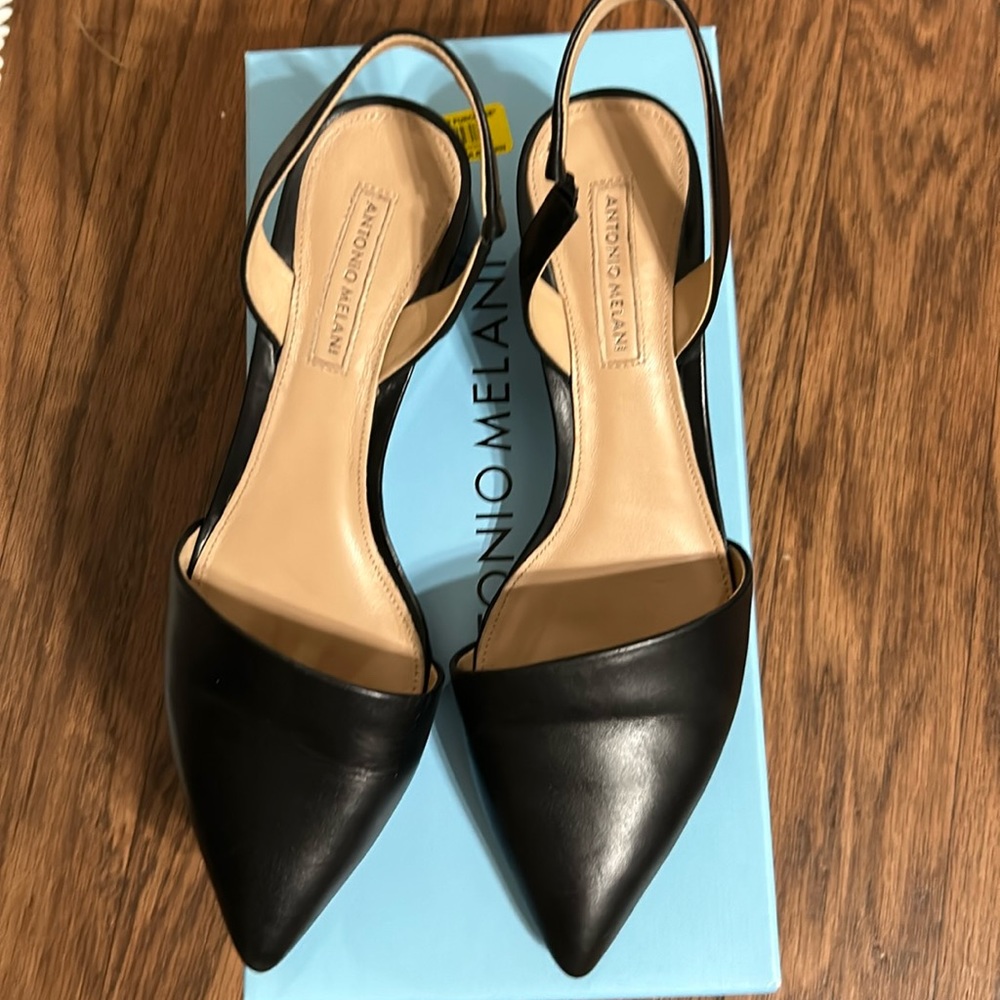 Antonio Melani black pointy block heel. Size 7.5